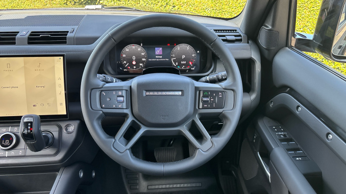 Land Rover Defender 3.0 D250 X-Dynamic SE 110 5dr Auto Diesel Estate - Image 15